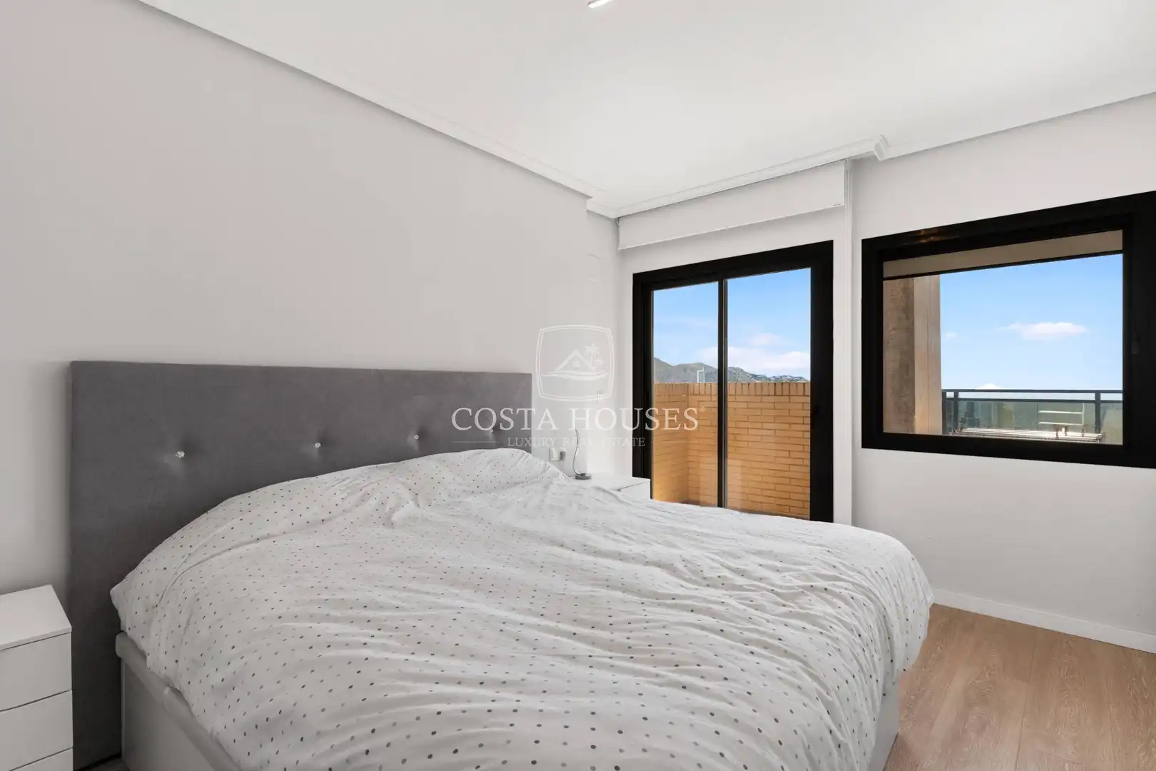Bedroom of Attic for sale in Benidorm  with Air Conditioner, Private garden and Terrace
