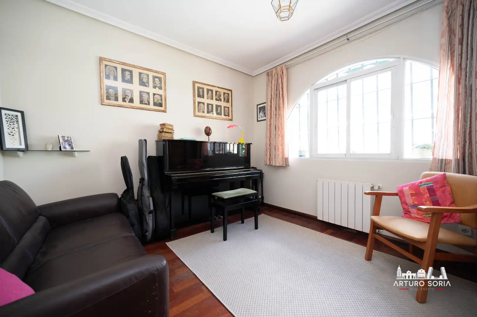 Sala de estar de Casa o chalet en venta en Madrid con Calefacción y Jardín privado