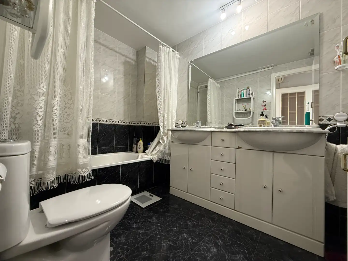 Baño de Piso en venta en Castellón de la Plana / Castelló de la Plana con Aire acondicionado, Trastero y Horno