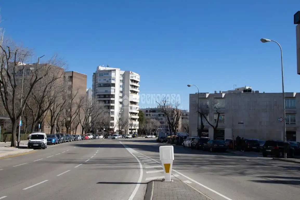 Vista exterior de Pis en venda en Madrid amb Calefacció i Piscina comunitària