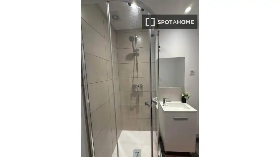 Baño de Piso para compartir en Alicante / Alacant con Aire acondicionado, Terraza y Amueblado