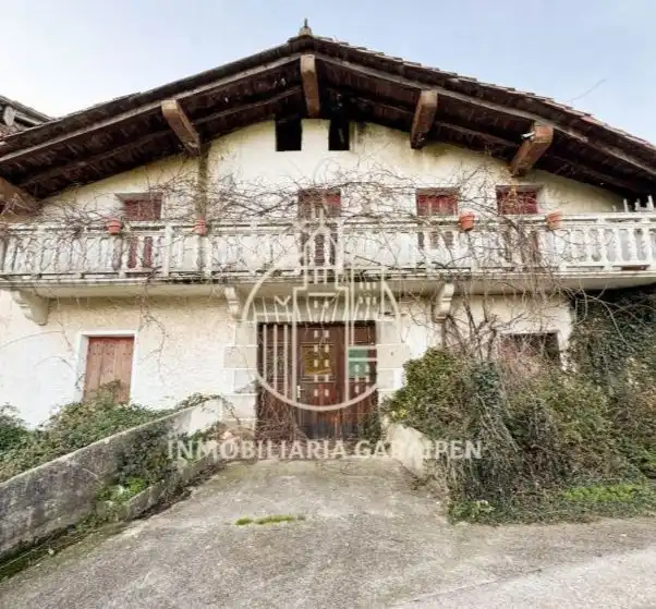 Vista exterior de Finca rústica en venda en Berastegi amb Balcó