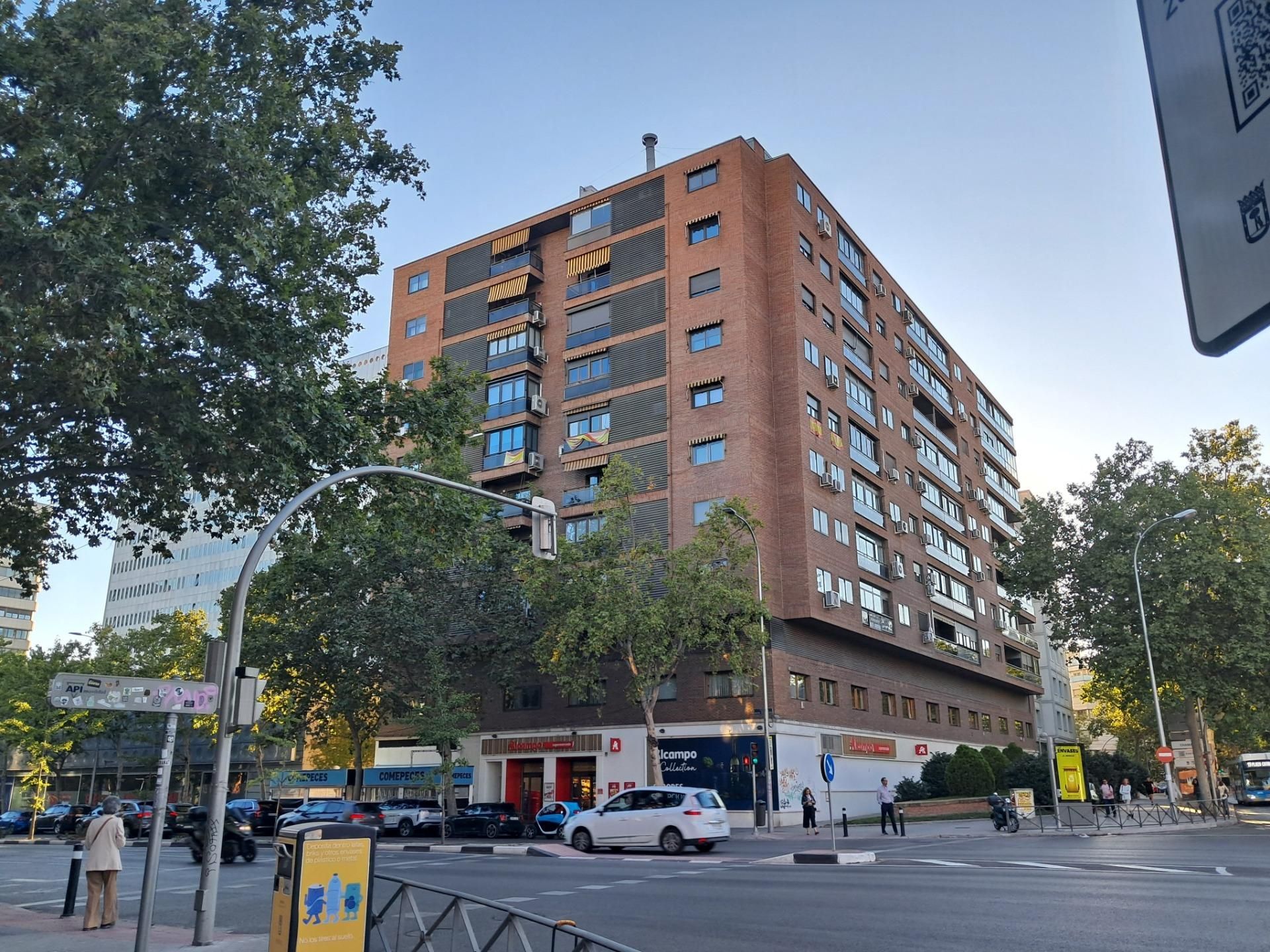 Exterior view of Flat for sale in  Madrid Capital  with Air Conditioner, Heating and Private garden