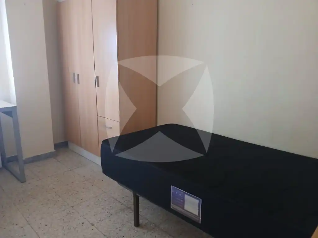 Habitación de Piso de alquiler en Cáceres con Terraza y Amueblado