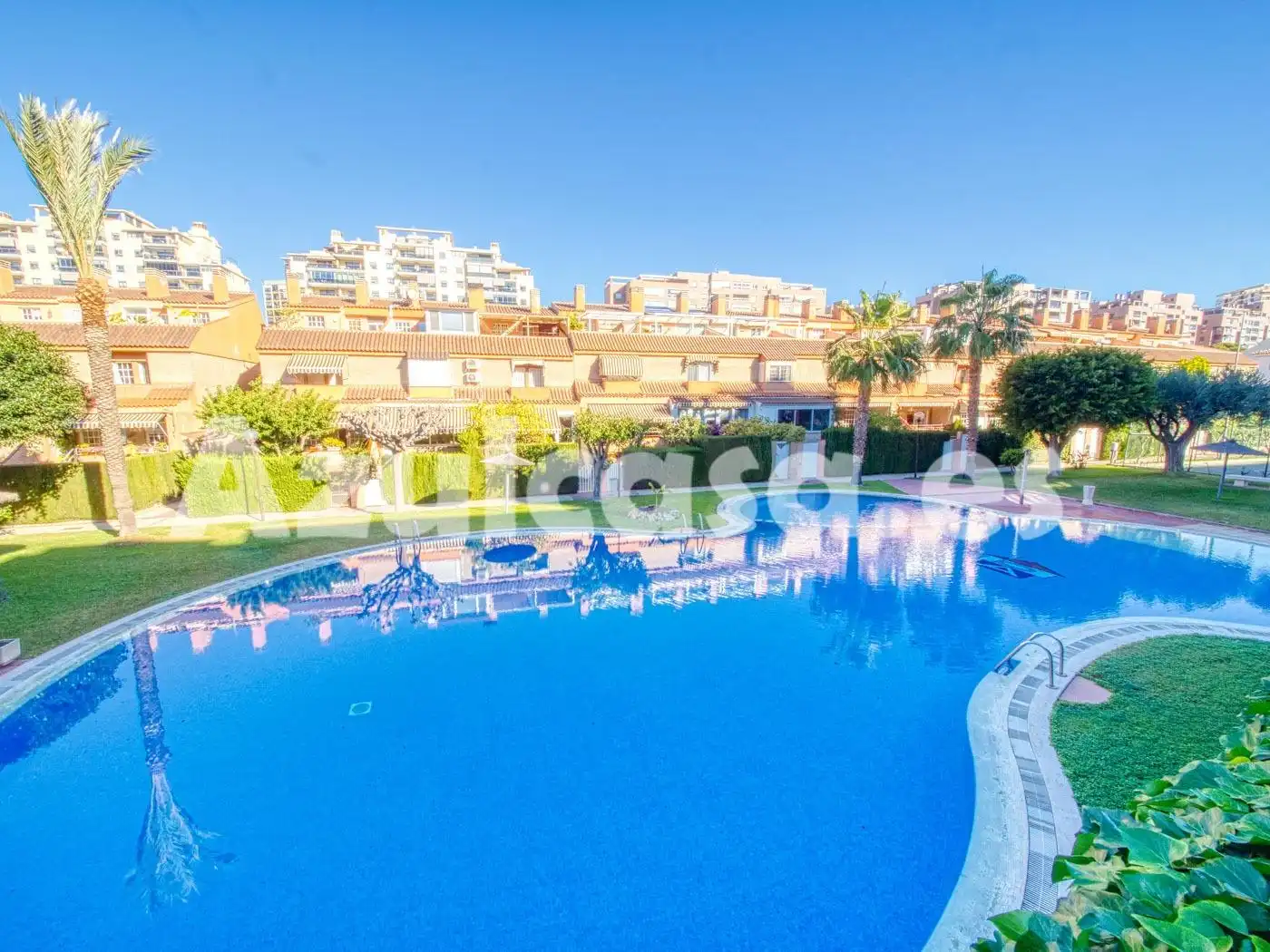 Jardí de Casa adosada en venda en Alicante / Alacant amb Aire condicionat, Terrassa i Traster
