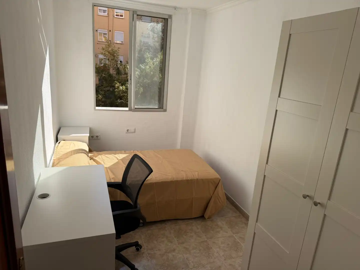 Bedroom of Flat for rent in Valencia  with Furnished, Washing machine and Balcony