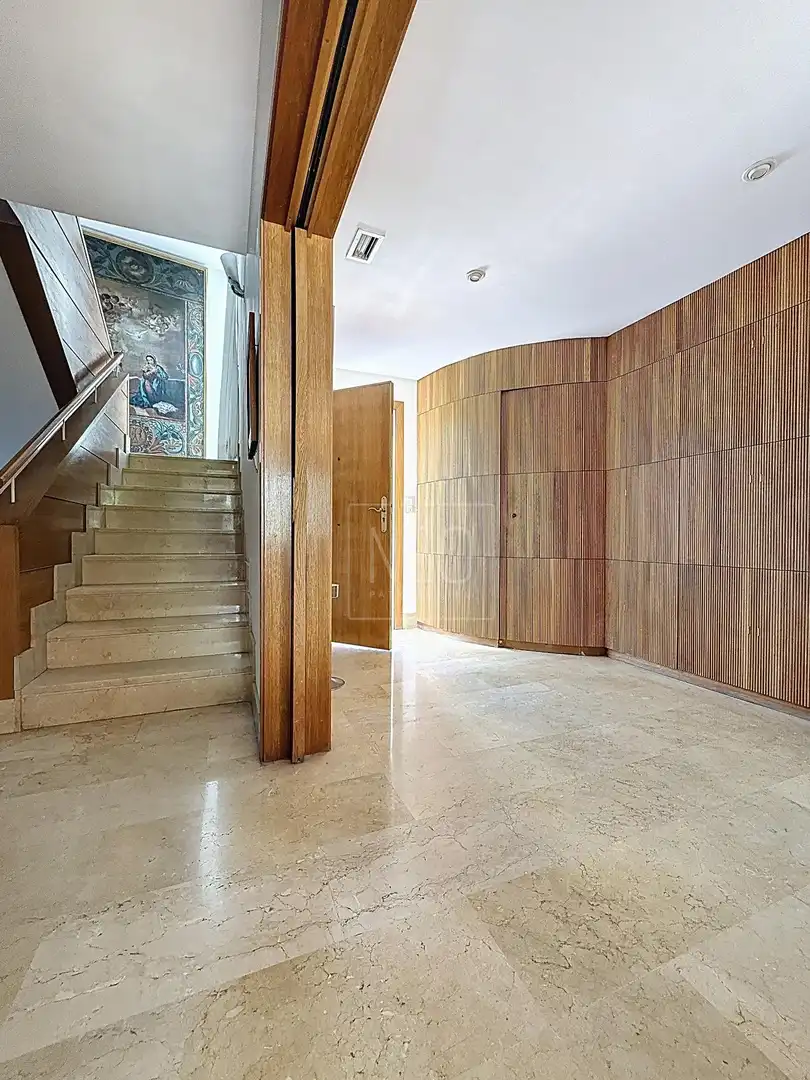 Einfamilien-Reihenhaus zum Verkauf in Granada mit Klimaanlage, Privatgarten und Terrasse