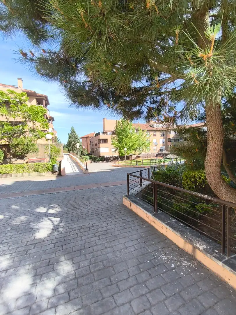 Exterior view of Flat for sale in Humanes de Madrid  with Air Conditioner, Heating and Terrace