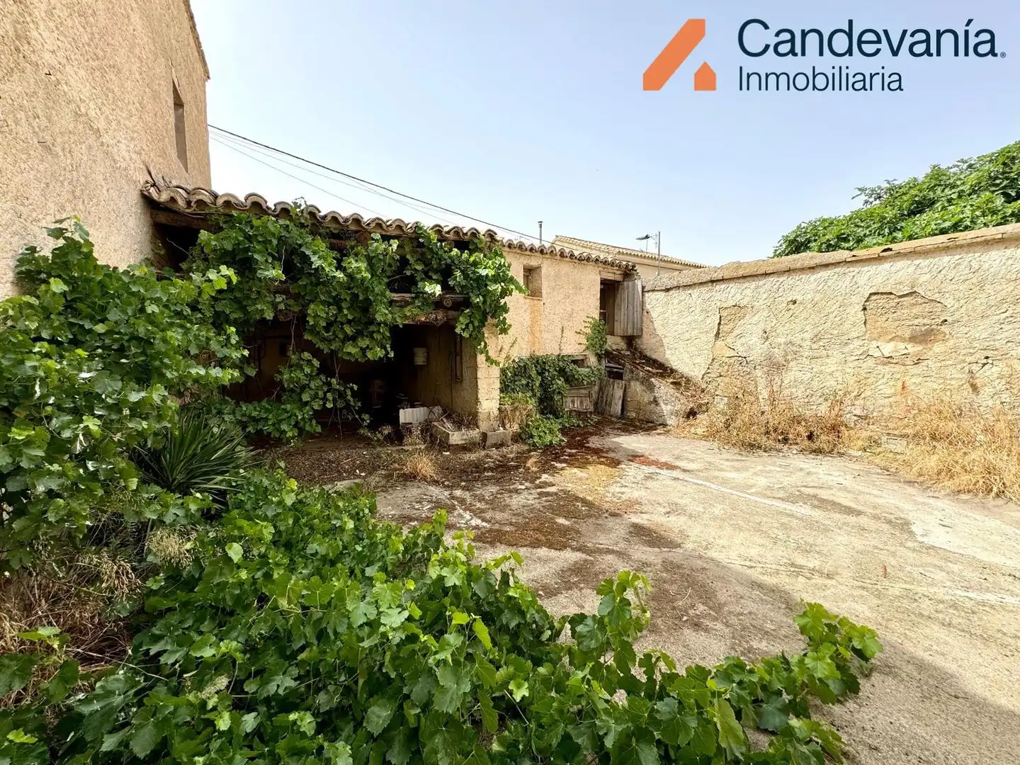 Außenansicht von Country house zum Verkauf in San Mateo de Gállego mit Heizung und Privatgarten
