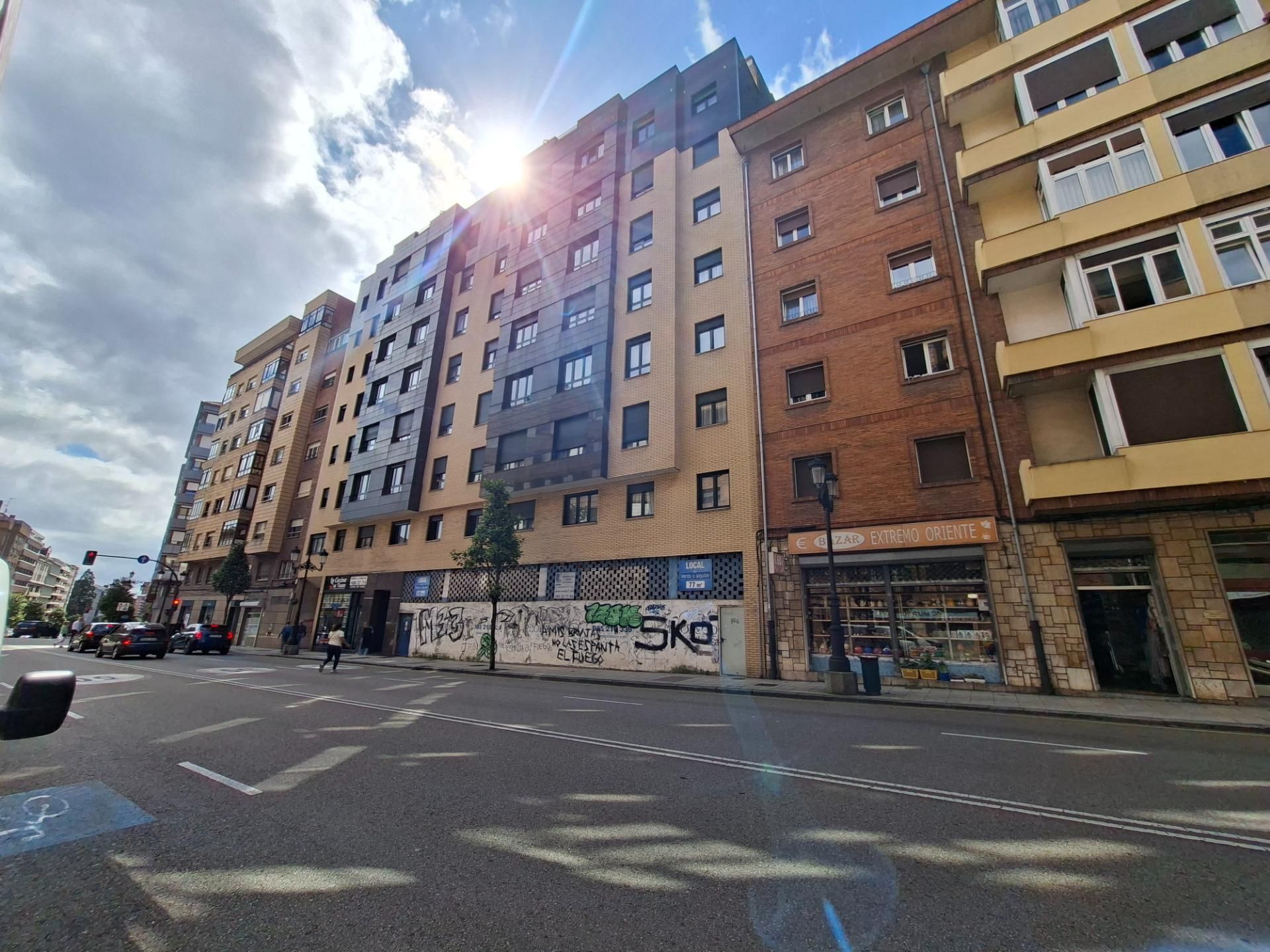 Außenansicht von Wohnungen zum verkauf in Oviedo  mit Heizung