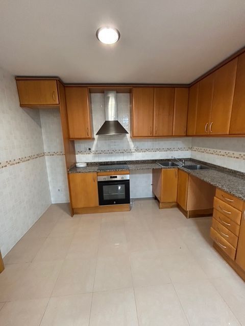 Cocina de Piso en venta en Sant Vicenç Dels Horts con Calefacción