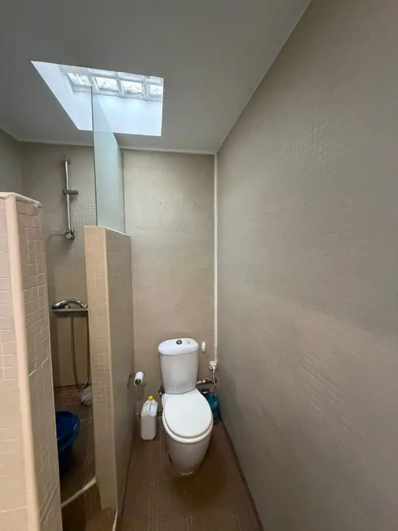 Badezimmer von Büro zur Miete in Madrid mit Klimaanlage, Heizung und Terrasse
