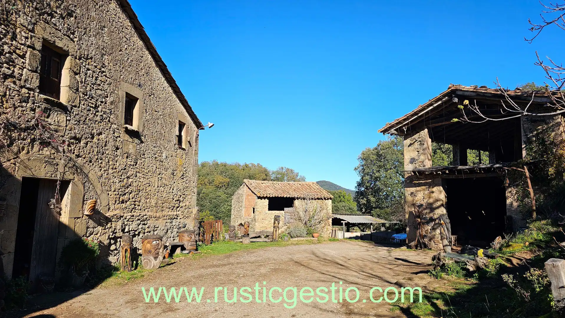 Vista exterior de Finca rústica en venda en Santa Pau amb Jardí privat, Terrassa i Balcó