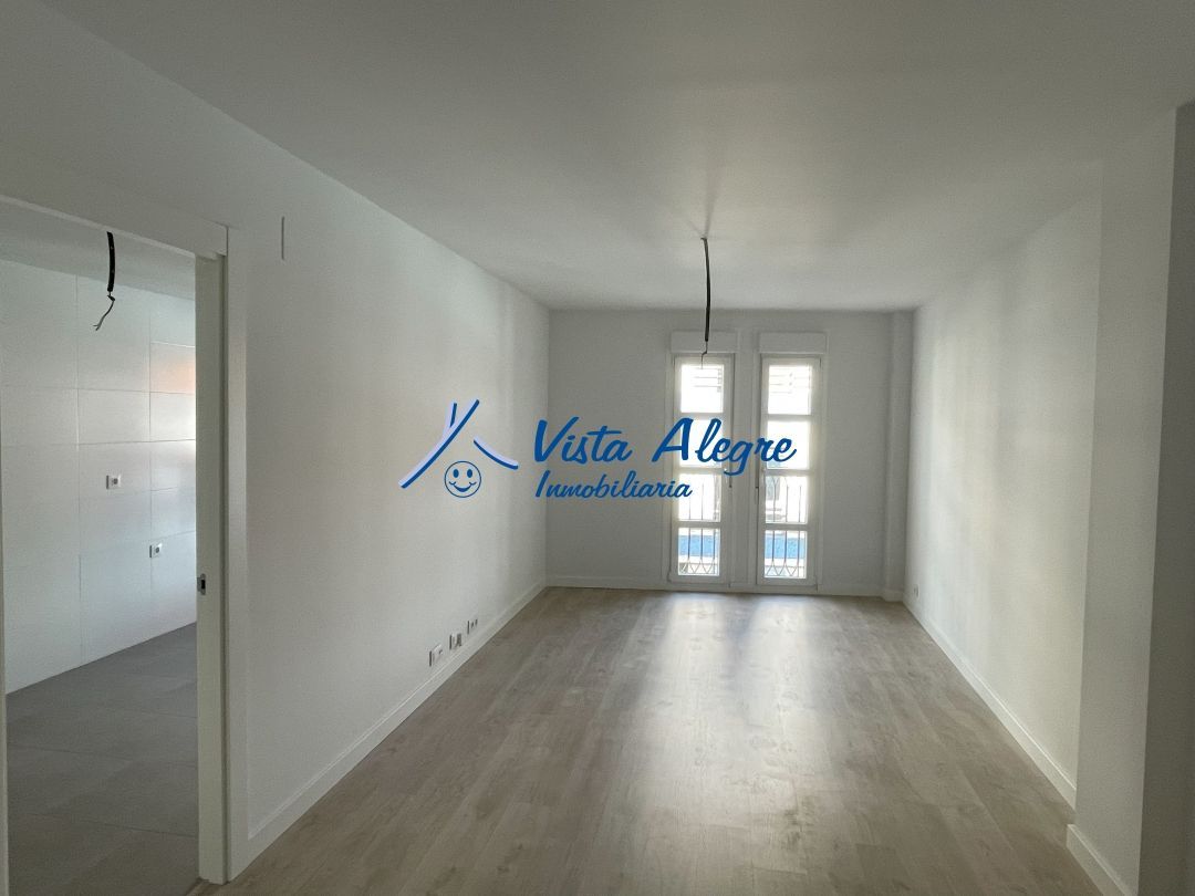 Sala d'estar de Dúplex en venda en Haro amb Calefacció, Parquet i Balcó