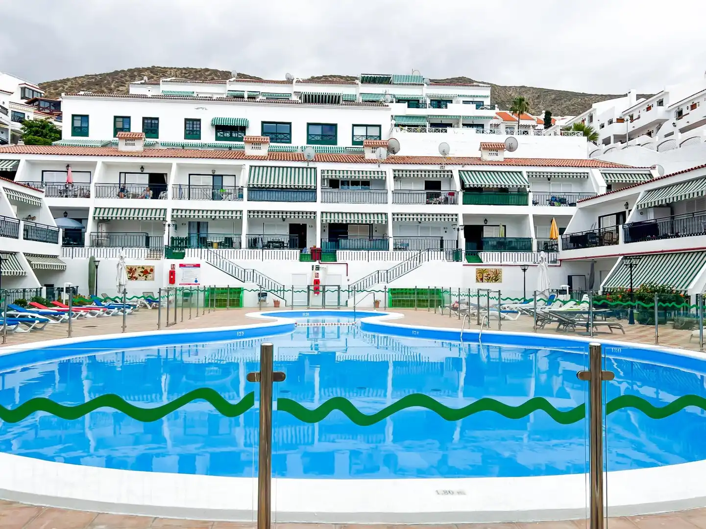 Vista exterior de Apartament en venda en Arona amb Terrassa i Piscina comunitària