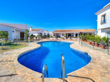 Maison jumelée avec piscine à vendre à El Faro de Calaburra - Chaparral