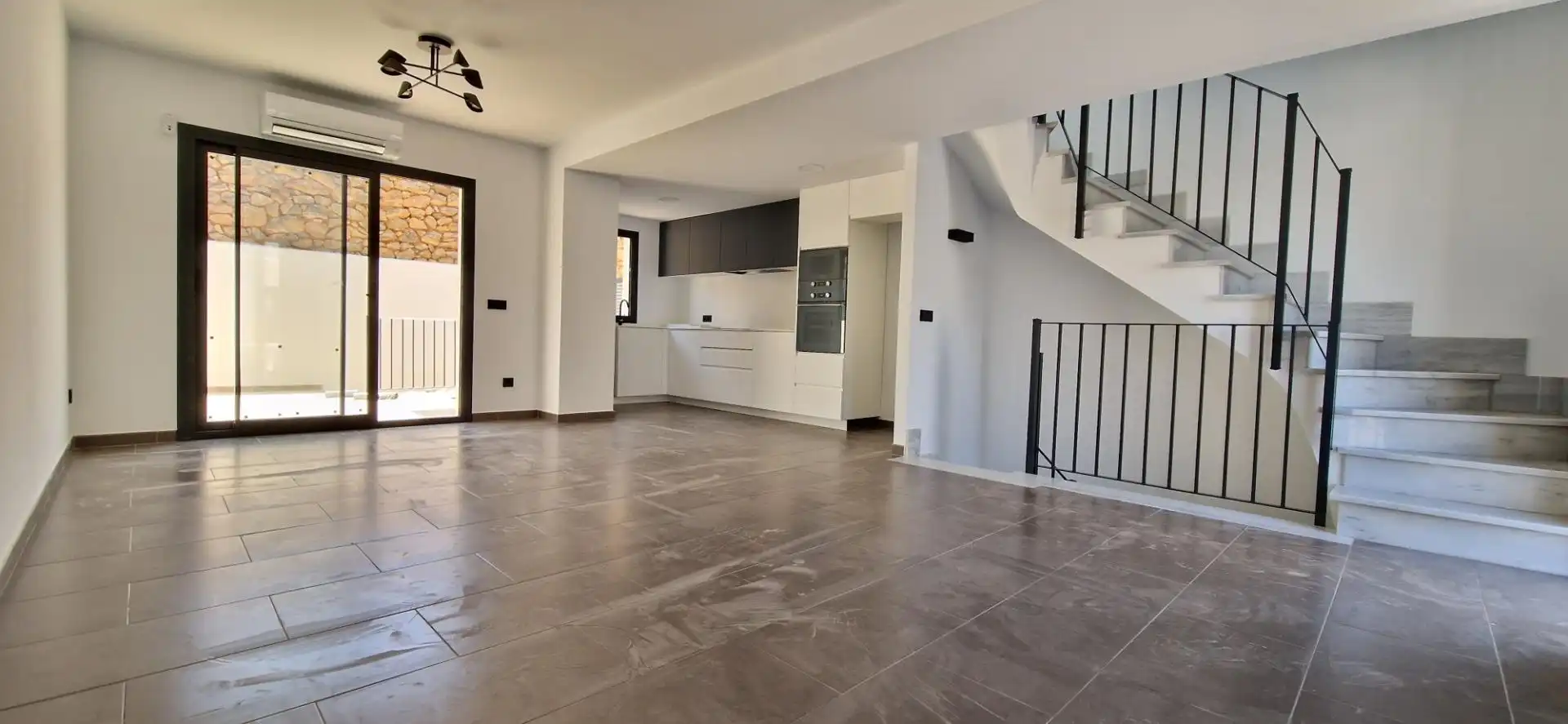 Casa a schiera con terrazza in vendita a Ponent