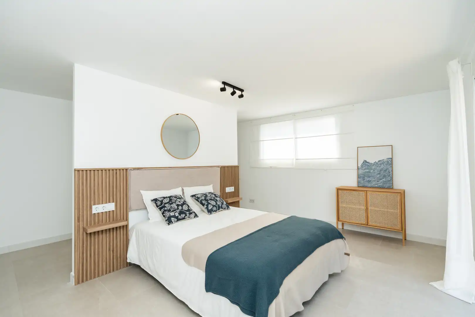 Dormitori de Casa o xalet en venda en Estepona amb Jardí privat i Piscina