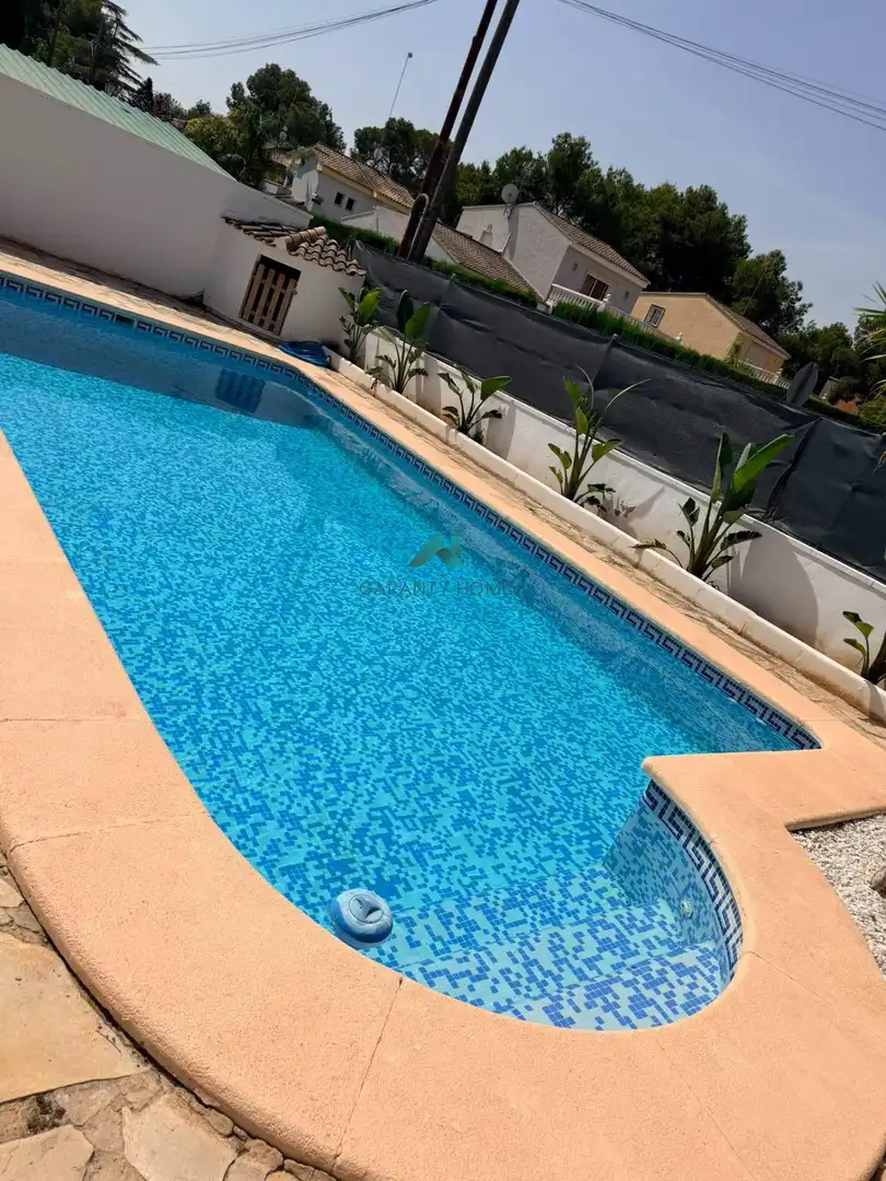 Piscina de Casa o xalet en venda en Serra amb Aire condicionat, Calefacció i Jardí privat
