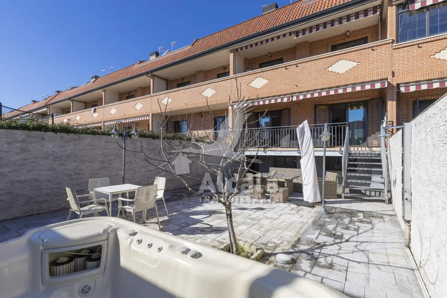 Jardí de Casa o xalet en venda en Alcalá de Henares amb Aire condicionat, Calefacció i Jardí privat