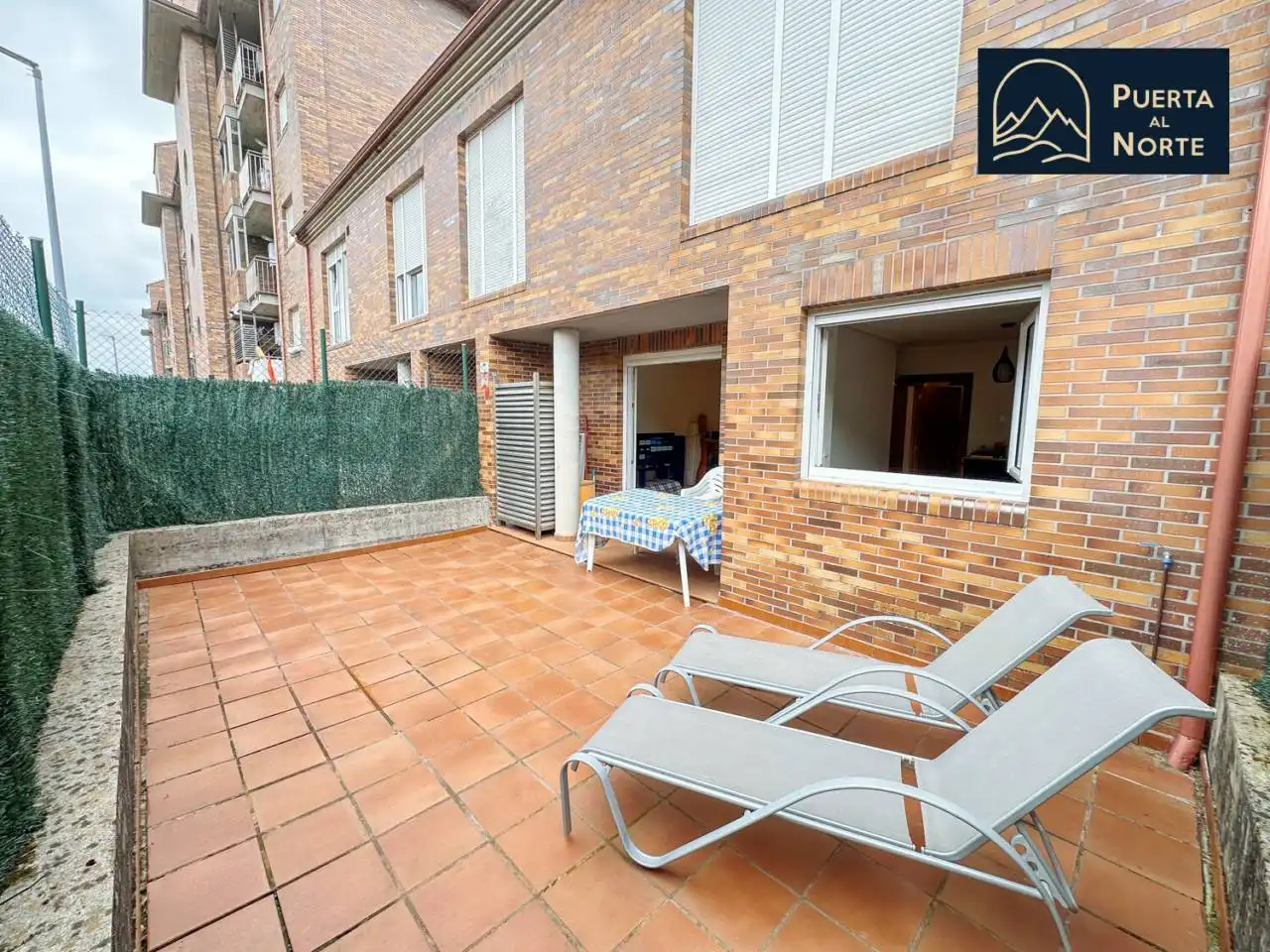 Terrassa de Pis en venda en Hazas de Cesto amb Calefacció, Terrassa i Piscina comunitària