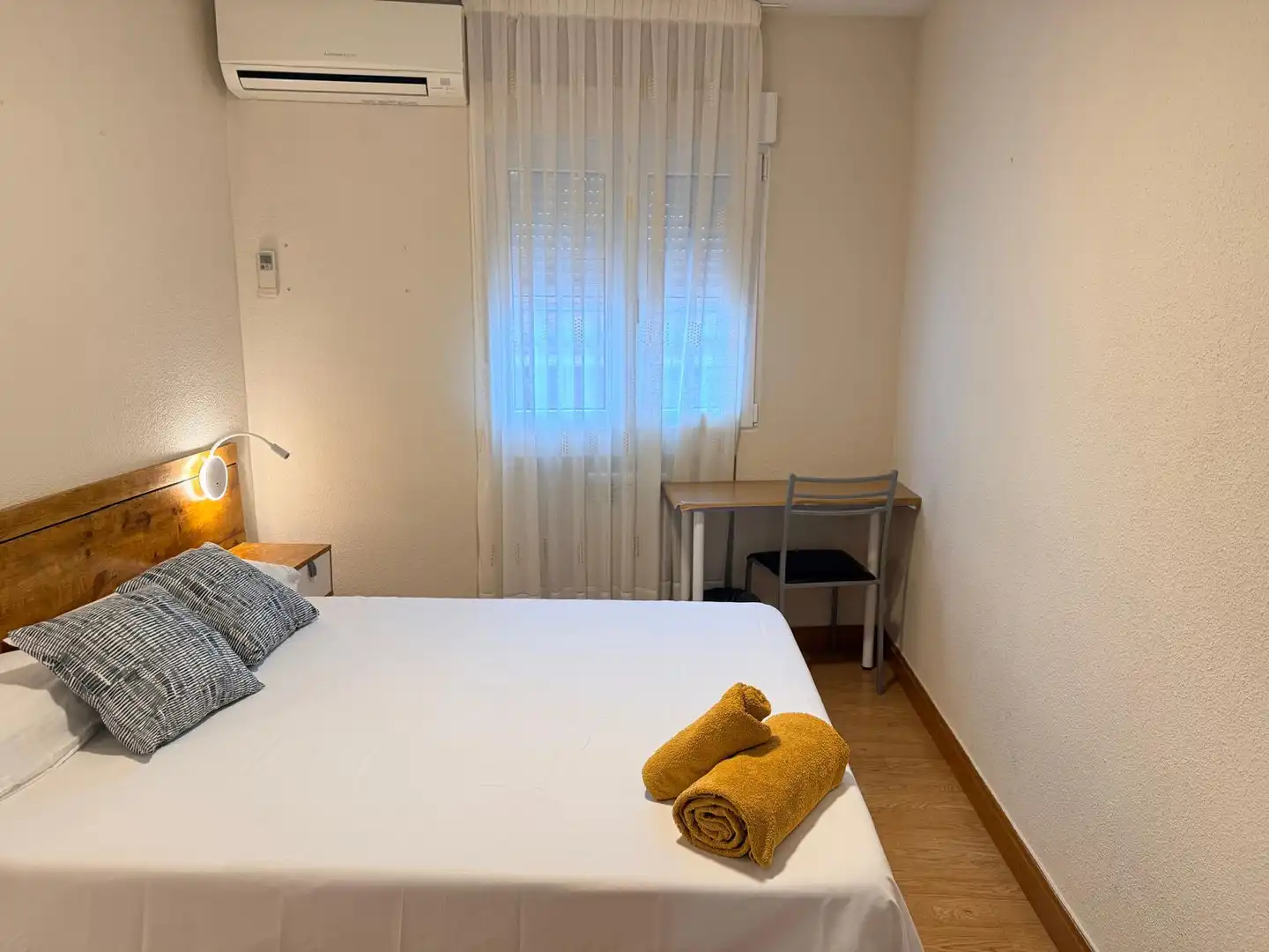 Bedroom of Flat for share in Madrid  with Air Conditioner, Heating and Furnished