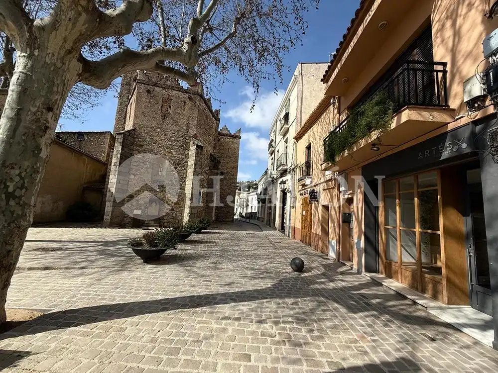 Vista exterior de Pis en venda en Alella amb Aire condicionat, Calefacció i Terrassa