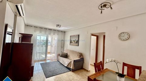 Apartamento con piscina comunitaria, en la provincia de Alicante, en la ciudad de Torrevieja. 2 habitaciones | 76 m² | 800 metros, imatge 2