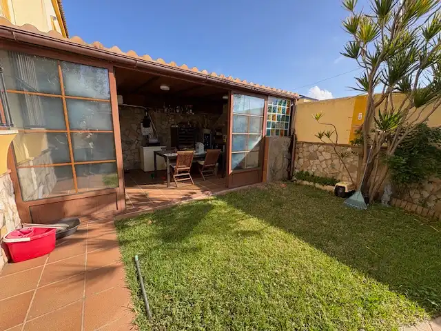Garden of Detached homes for sale in Algeciras  with Air Conditioner, Private garden and Terrace