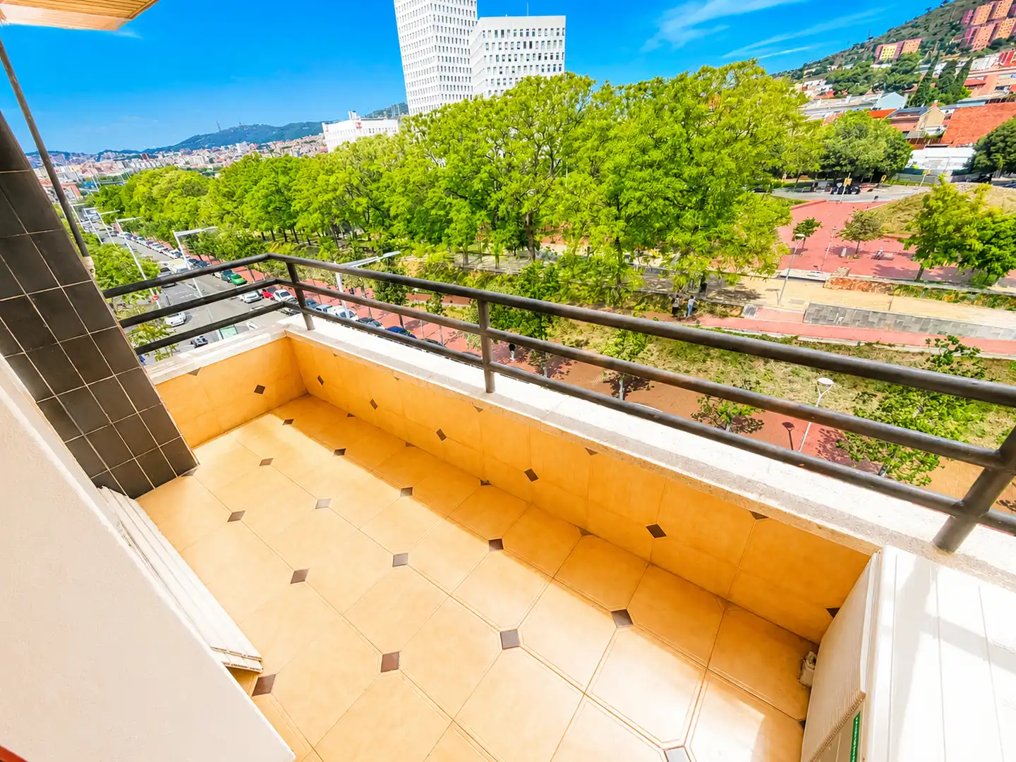 Terrace of Duplexes for sale in Santa Coloma de Gramenet  with Air Conditioner, Heating and Parquet flooring
