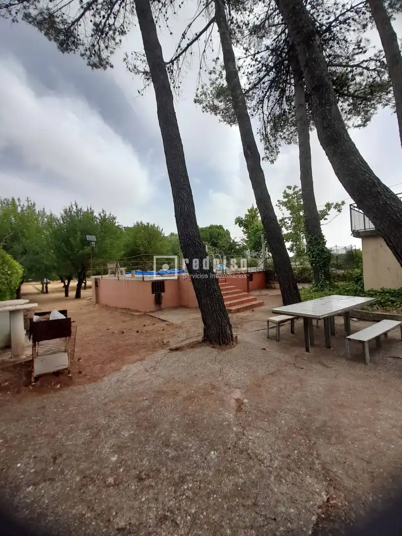Casa o xalet en venda en Valdaracete amb Calefacció, Jardí privat i Terrassa