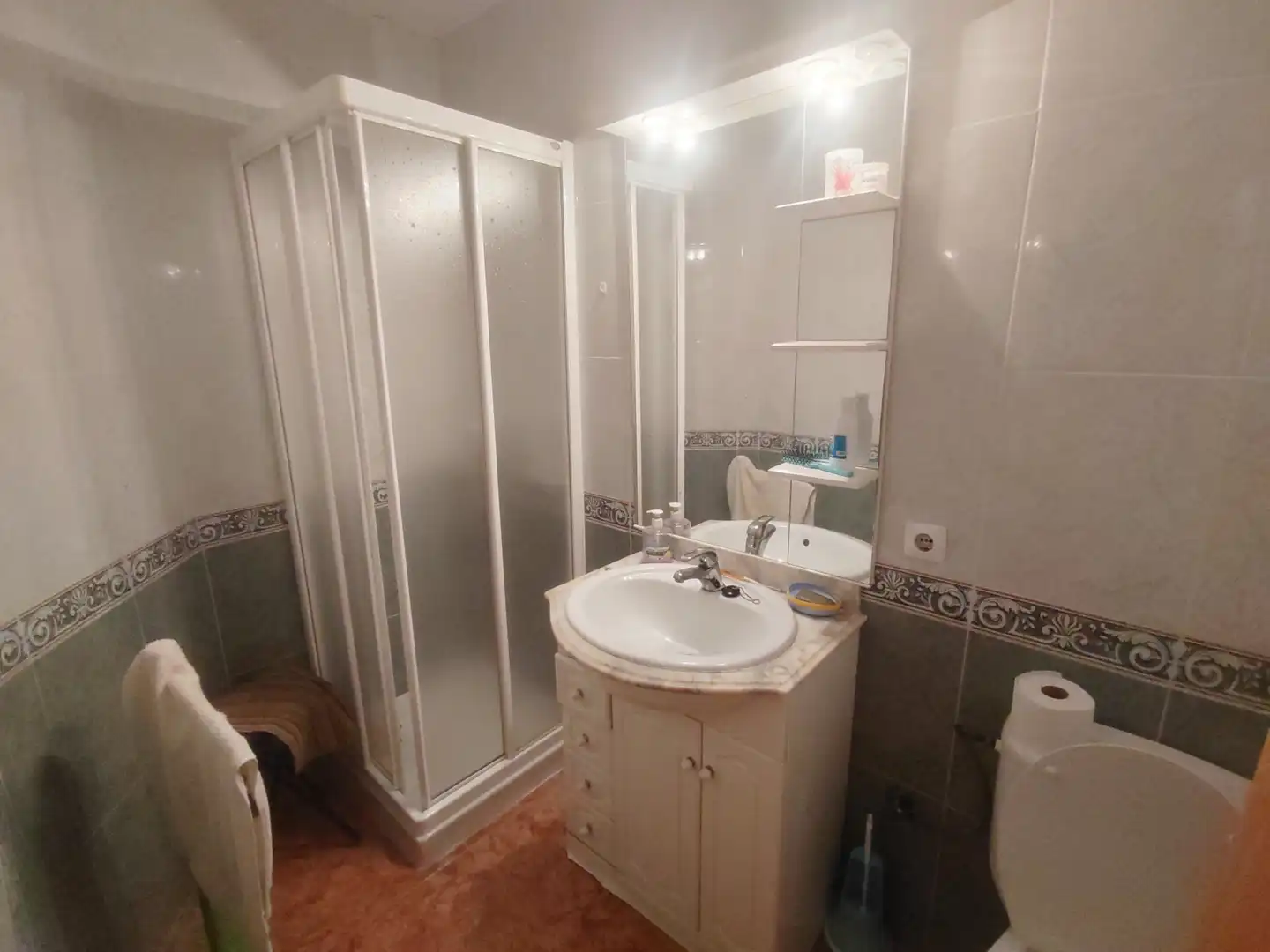 Badezimmer von Wohnung zum Verkauf in Cercedilla mit Heizung, Terrasse und Abstellraum