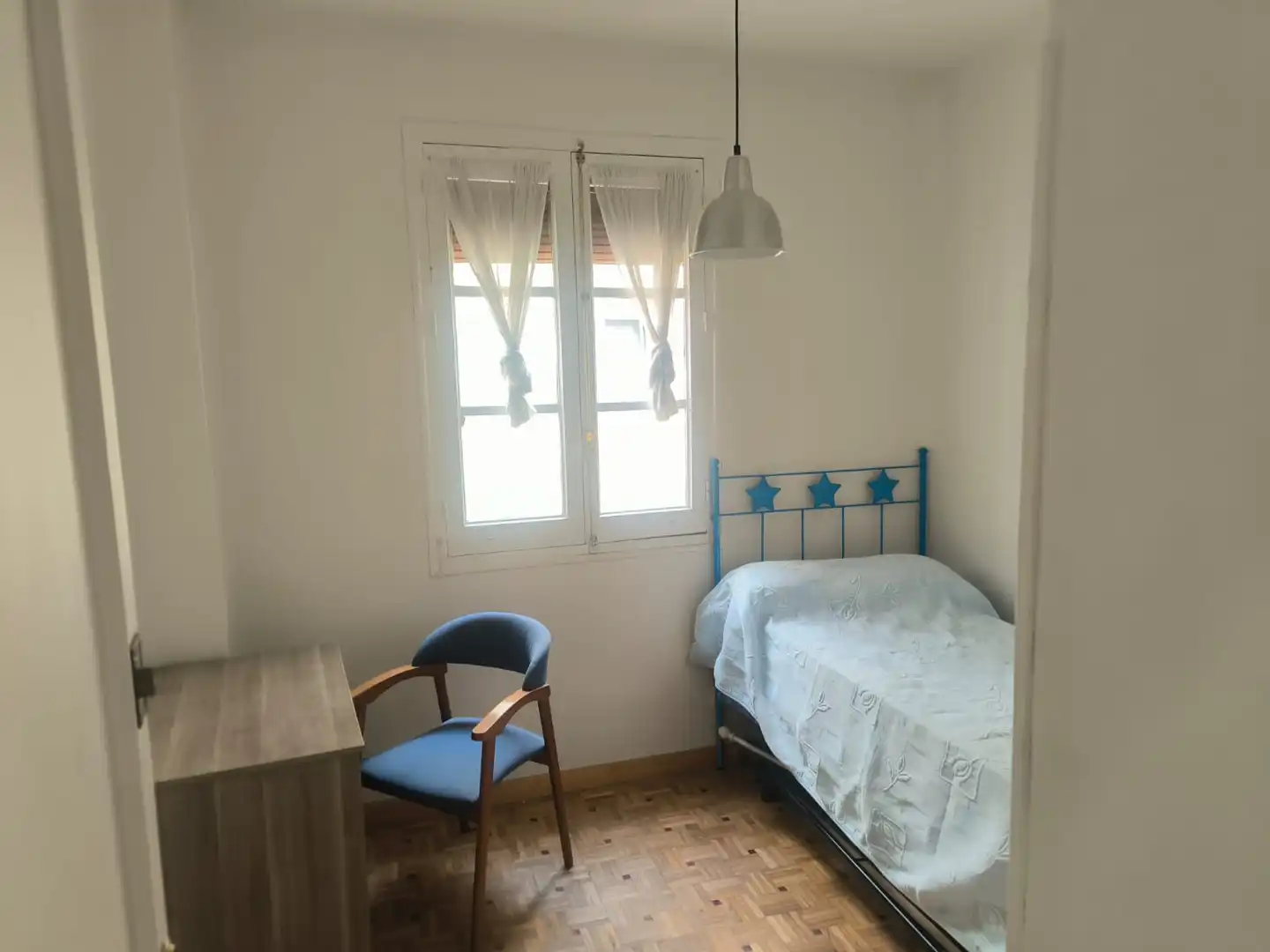 Dormitori de Pis de lloguer en Madrid amb Aire condicionat, Calefacció i Parquet