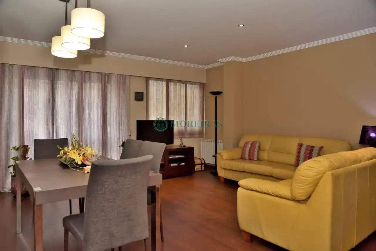 Wohnzimmer von Wohnung zum Verkauf in Ourense Capital  mit Heizung, Abstellraum und Balkon