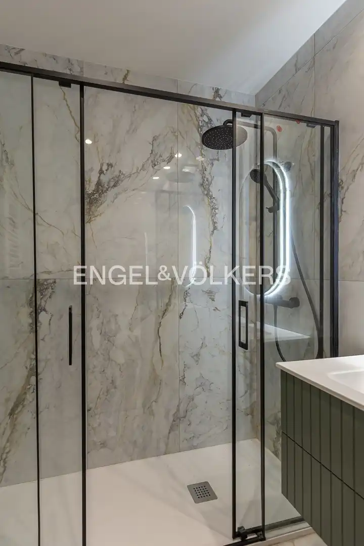 Bathroom of Flat for rent in Madrid  with Heating