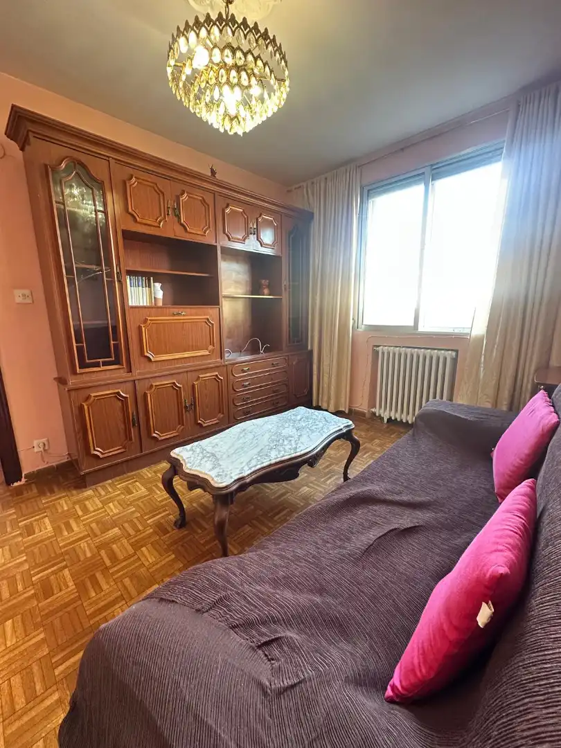 Sala de estar de Piso en venta en Valladolid con Calefacción, Trastero y Amueblado