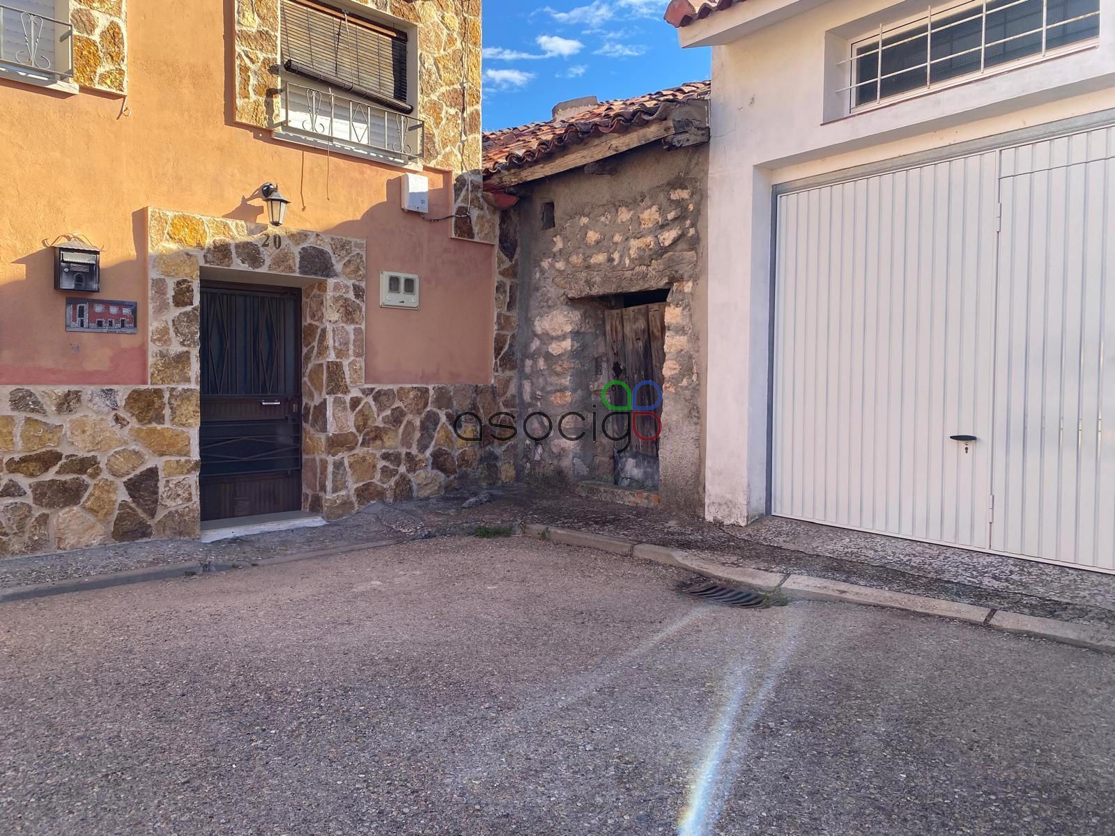 Exterior view of House or chalet for sale in Aldeanueva de Guadalajara
