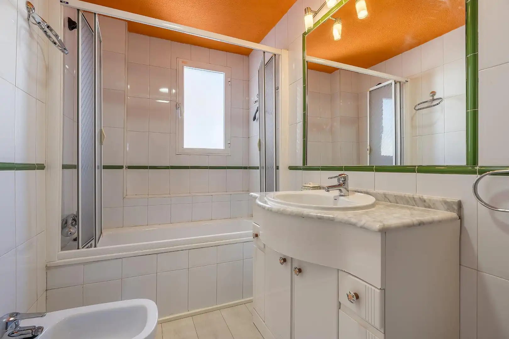 Bathroom of Attic for sale in Granada  with Air Conditioner and Terrace