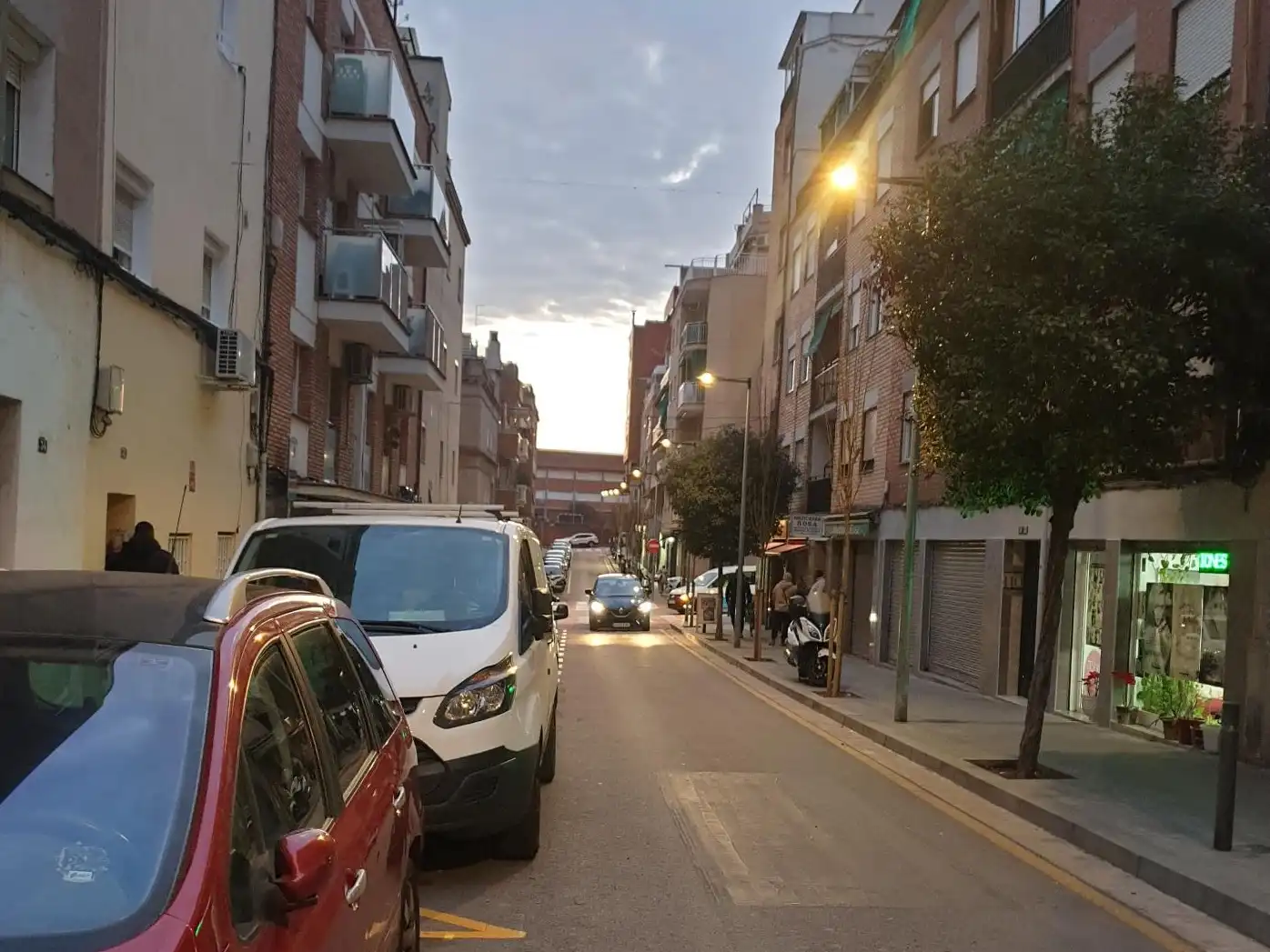 Exterior view of Commercial properties for sale in Esplugues de Llobregat