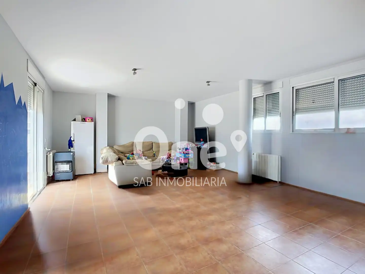 Sala d'estar de Casa adosada en venda en San Antonio de Benagéber amb Aire condicionat, Calefacció i Terrassa