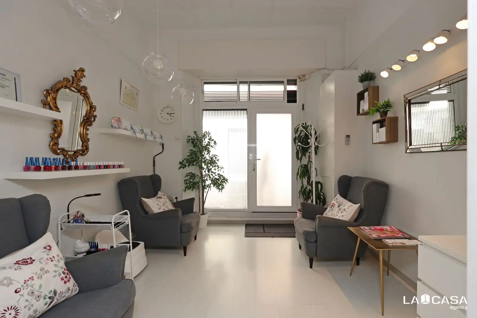 Business premises for transfer in Carrer de Blai, imagen 6