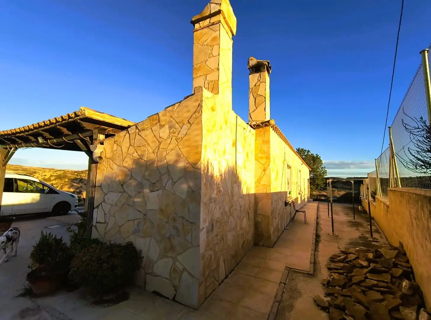 Vista exterior de Casa o xalet en venda en Crevillent amb Aire condicionat, Jardí privat i Traster