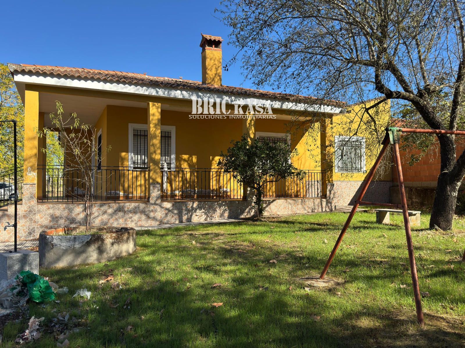 Exterior view of House or chalet for sale in Arroyo de la Luz  with Furnished