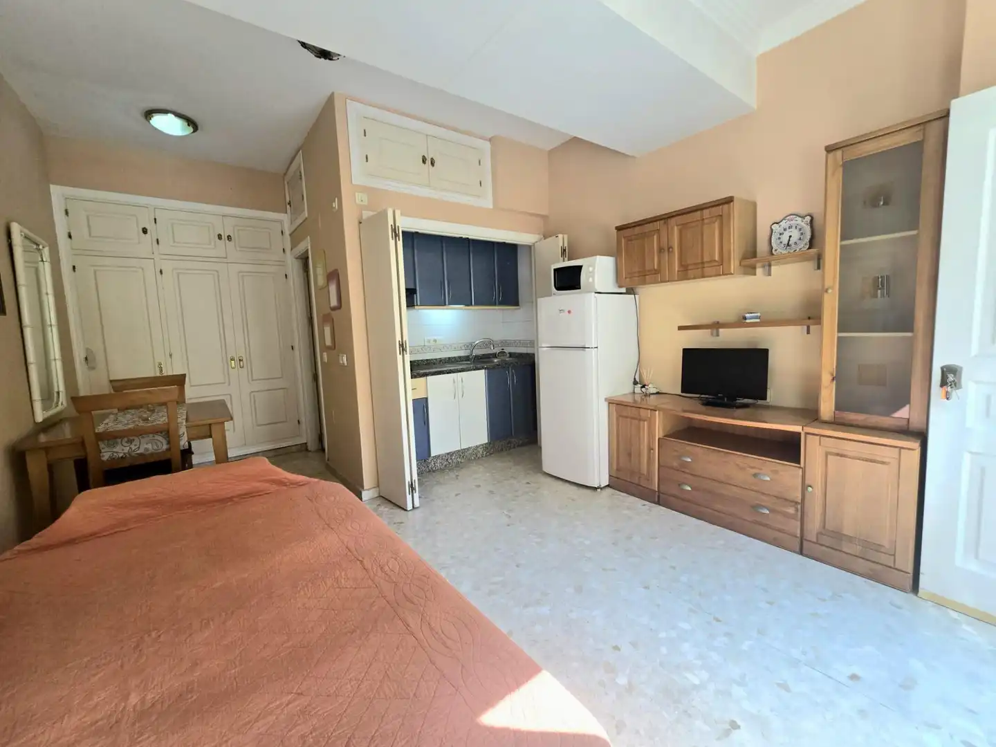Cocina de Estudio en venta en Benalmádena con Jardín privado, Amueblado y Piscina comunitaria