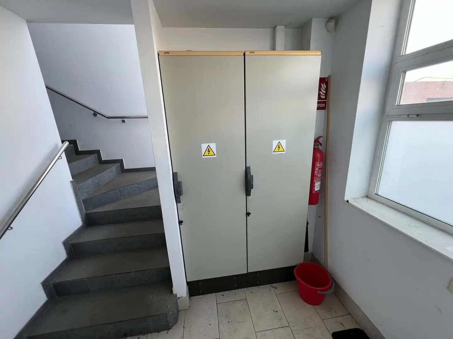 Aparcament de Nau industrial de lloguer en Cambre 