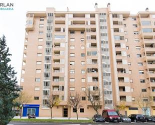 Exterior view of Flat for sale in  Zaragoza Capital  with Balcony