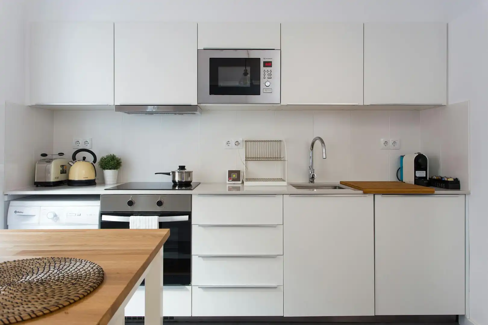 Kitchen of Flat for rent in Barcelona  with Air Conditioner, Heating and Furnished