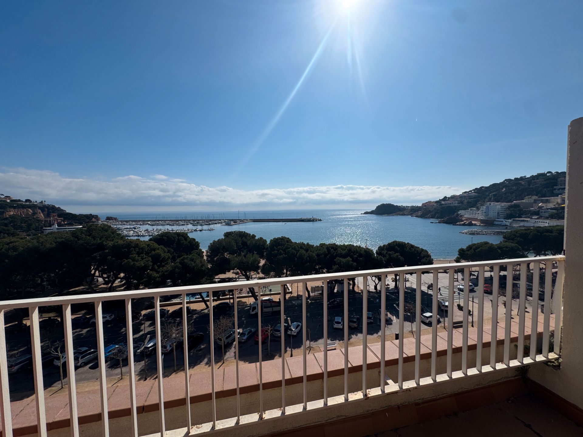 Vista exterior de Àtic de lloguer en Sant Feliu de Guíxols amb Aire condicionat, Terrassa i Moblat