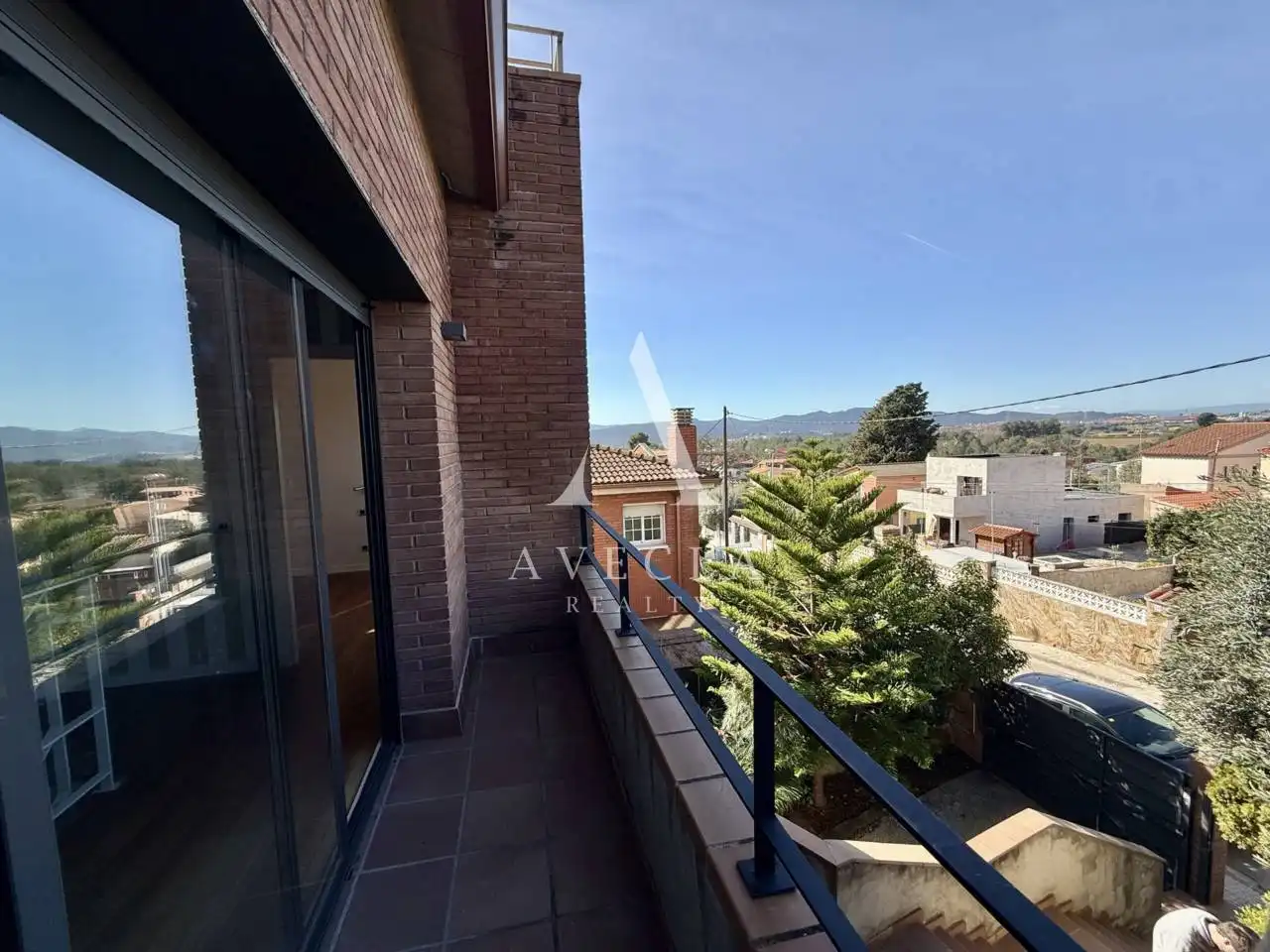 Terrassa de Casa o xalet en venda en Rubí amb Calefacció, Jardí privat i Parquet