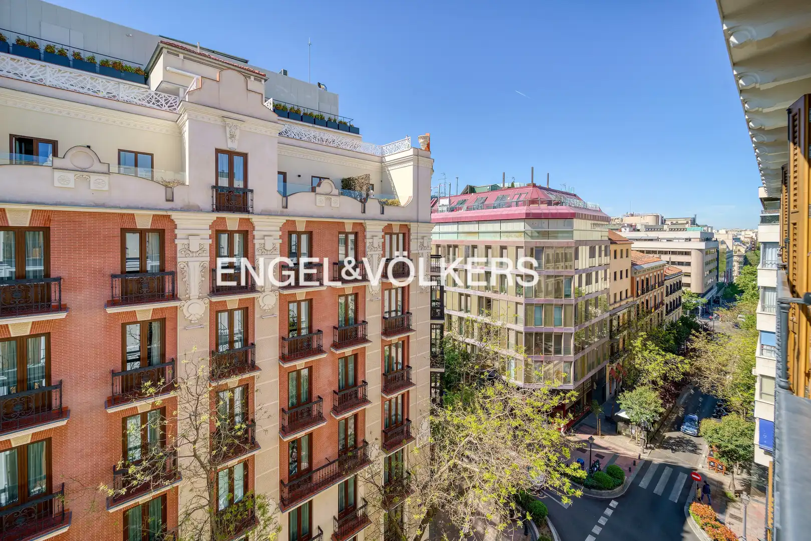 Vista exterior de Àtic de lloguer en Madrid amb Aire condicionat, Calefacció i Balcó